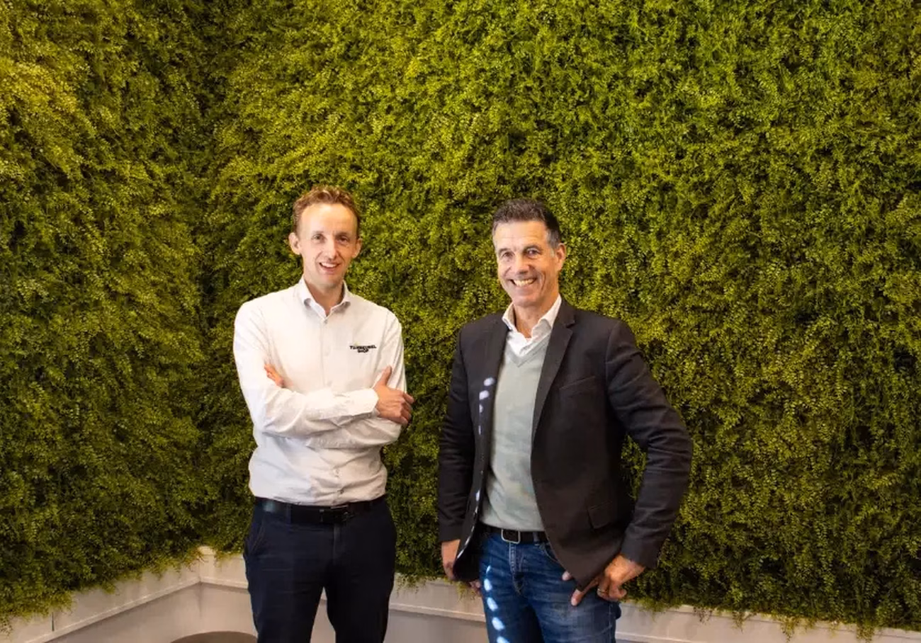 Edwin met gerrit van tuinmeubelshop
