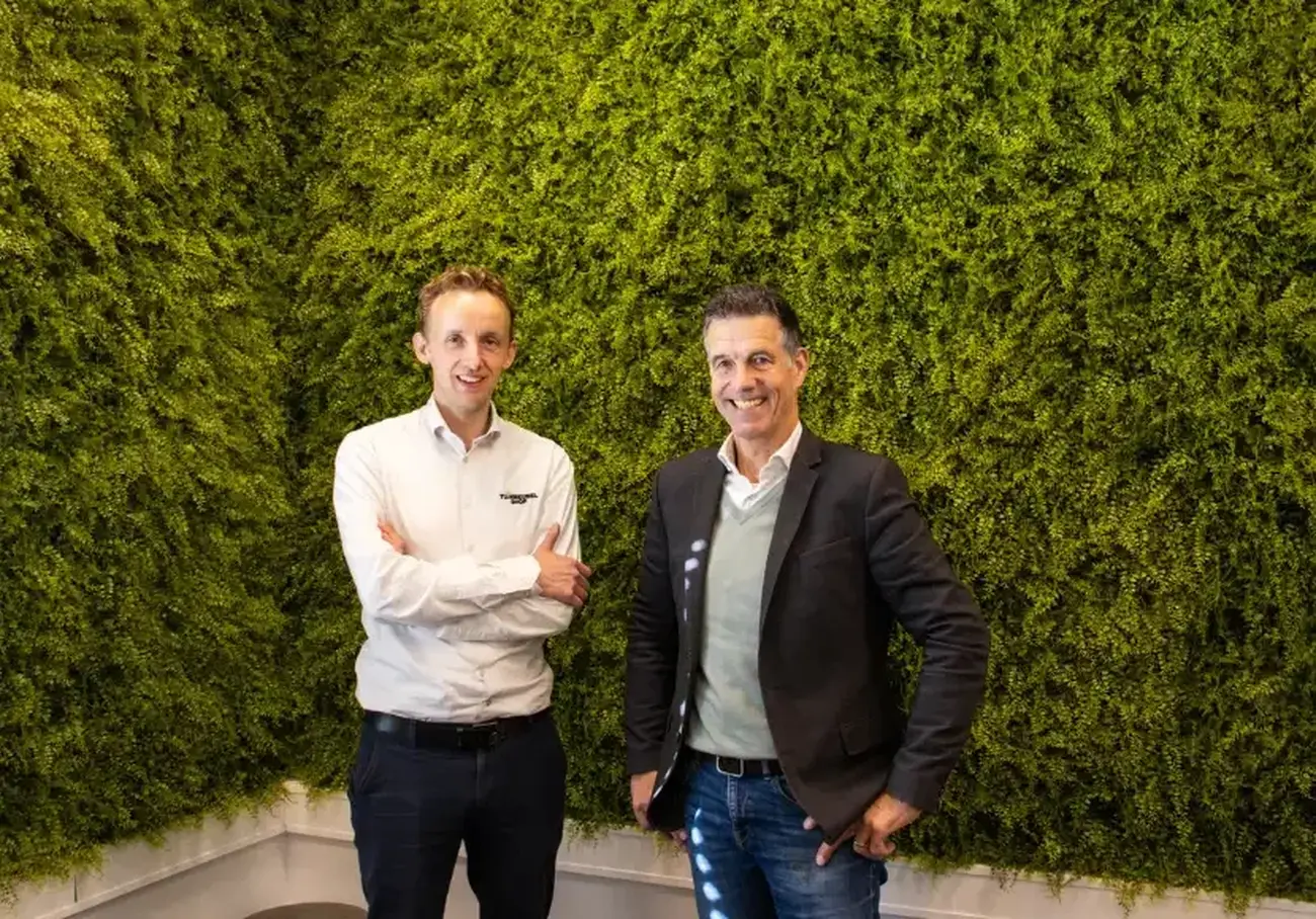 Edwin met gerrit van tuinmeubelshop