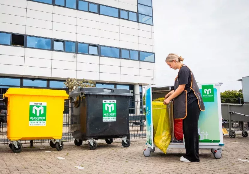 Msg trolley legen in container