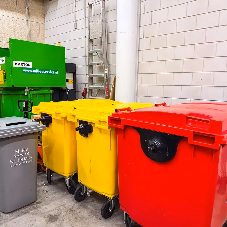 R Creators containers