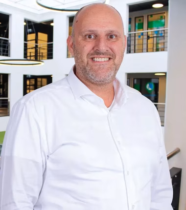 Mark Schrage, Commercieel manager